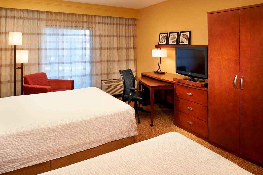 Sonesta Select Detroit Auburn Hills Hotel Room photo