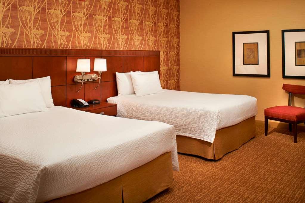 Sonesta Select Detroit Auburn Hills Hotel Room photo